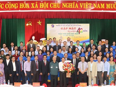 Trường Đại học Thể dục thể thao Đà Nẵng gặp gỡ, tri ân thầy cô giáo các thời kỳ