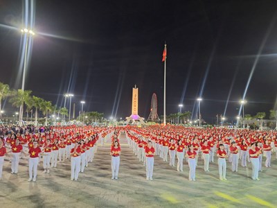 Chương trình nghệ thuật 'Hào khí Đà Nẵng - Khát vọng bay lên'