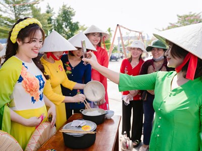 Phụ nữ chung tay xây dựng đời sống, phát triển kinh tế 