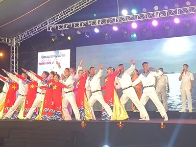 Tuyên truyền văn hóa lưu động “Bản hùng ca vang mãi”