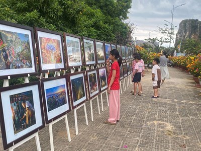 Triển lãm ảnh nghệ thuật “Quan âm - Mùa lễ hội”
