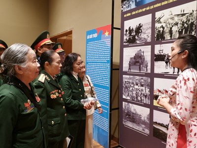 Triển lãm ảnh chuyên đề “Đà Nẵng - nhìn lại 50 năm ngày giải phóng”