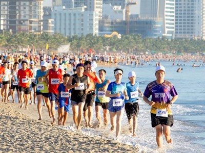 Giải 'Chạy chân trần trên biển 2025' mở link đăng ký miễn phí