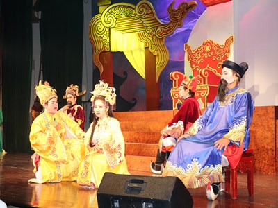Nhà hát Tuồng Nguyễn Hiển Dĩnh báo cáo tổng duyệt vở diễn “Còn mãi với non sông”
