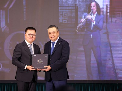 Ra mắt MV Kenny G Going Home quảng bá du lịch Việt Nam