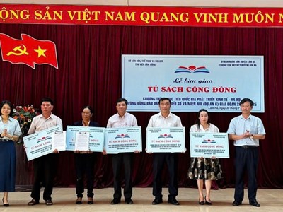 Xây dựng tủ sách cộng đồng cho các xã vùng đồng bào dân tộc thiểu số