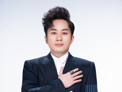 Tùng Dương và những người bạn ủng hộ 500 triệu đồng cho Thái Nguyên chống lũ