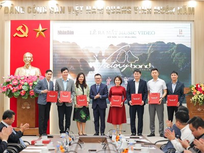 “Victory - Bond in Vietnam” vẽ nên bức tranh tuyệt vời của kỳ quan thiên nhiên thế giới Vịnh Hạ Long