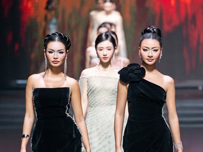 Á hậu Mook và Hoa hậu Xuân Hạnh kiêu sa trong bộ sưu tập “To Be Happy”