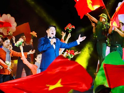 Chương trình nghệ thuật đặc biệt “Ánh sáng và niềm tin” chào mừng Đại hội Đảng bộ Bộ VHTTDL 