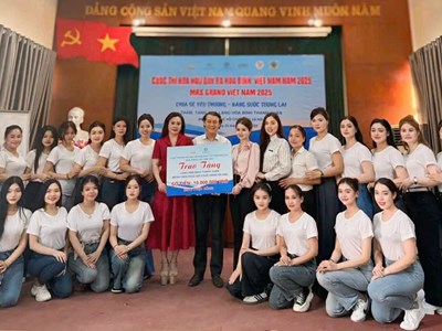 Lan tỏa yêu thương từ thí sinh “Hoa hậu Quý bà Hòa bình Việt Nam” đến các em nhỏ nhiễm chất độc da cam