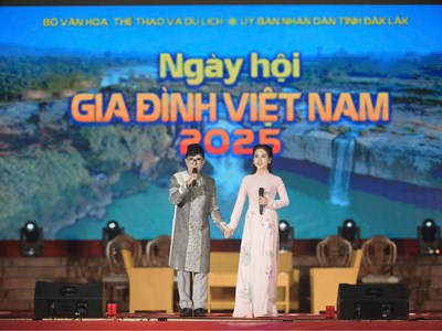 Á quân Giọng ca vàng Bolero 2025 Kiều Phương tỏa sáng tại “Ngày hội Gia đình Việt Nam“