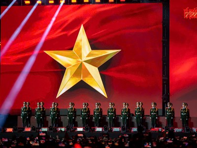 Khúc tráng ca 80 năm lịch sử vang lên từ sân khấu “Tổ quốc trong tim”