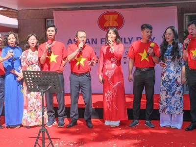 Ngày Gia đình ASEAN 2025 giữa lòng châu Âu