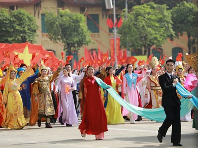 Nghệ sĩ vỡ òa cảm xúc khi hòa mình vào Lễ Độc lập A80