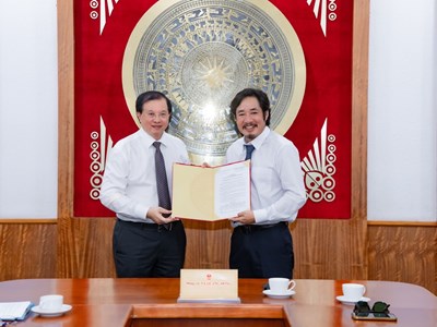 Bộ VHTTDL công bố, trao quyết định công nhận chức vụ Hiệu trưởng Trường Đại học Sân khấu - Điện ảnh Hà Nội