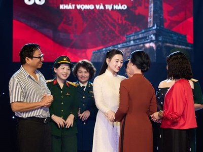 Hành trình tri ân quá khứ và khẳng định hiện tại của Lê Minh Ngọc trong “Lá thư gửi tương lai”