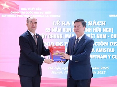 Lễ ra mắt cuốn sách “65 năm vun đắp tình hữu nghị thủy chung, mẫu mực Việt Nam – Cuba”