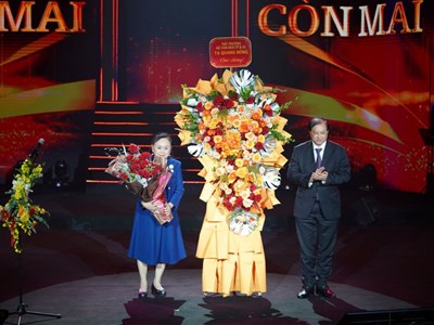  Khi tiếng hát của người thầy trở về trong một đêm nhạc tri ân đầy xúc cảm