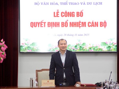 Bộ VHTTDL công bố, trao quyết định điều động, bổ nhiệm cán bộ