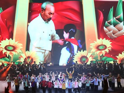 Chương trình nghệ thuật “Dưới lá cờ vẻ vang của Đảng” chào mừng thành công Đại hội XIV của Đảng