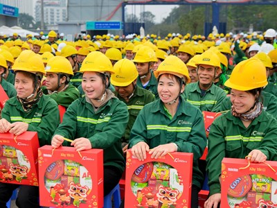 “Xây Tết 2026” trao quà cho hơn 1.100 công nhân xây dựng tại Hà Nội