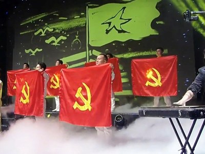 Nghệ sĩ tranh cát Nguyễn Tiến mở màn ấn tượng trong chương trình “Đường lên phía trước”