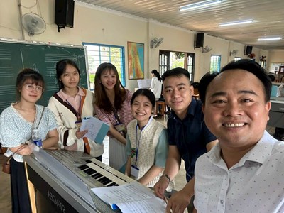 Người thầy bền bỉ mang âm nhạc cổ điển đến với học sinh phố núi Buôn Ma Thuột