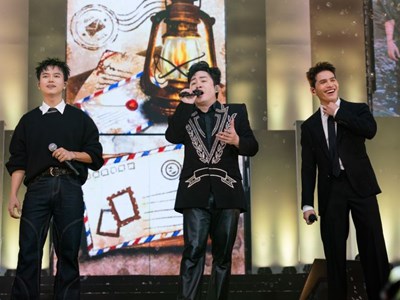 Tùng Dương “đốt cháy” Her concert, úp mở tham vọng làm liveshow sân vận động