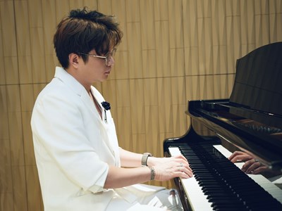 Nhạc sĩ Tạ Duy Tuấn: “Kiến trúc sư” âm nhạc của “VinhVerse concert 2026“