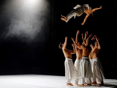“Duyên ngày nợ đêm”: Cuộc gặp giữa hip-hop, ballet và múa đương đại