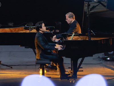 Kevin Kenner và Nguyễn Việt Trung thăng hoa trong đêm hòa nhạc “Tri ân”