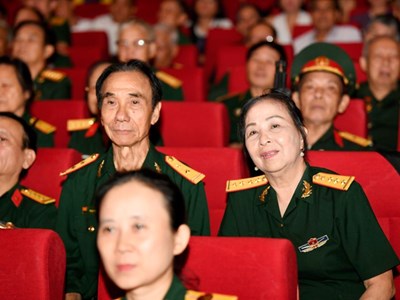 Vingroup tặng 50% giá vé “Đất nước thiên hùng ca” tri ân người có công, người cao tuổi và học sinh, sinh viên