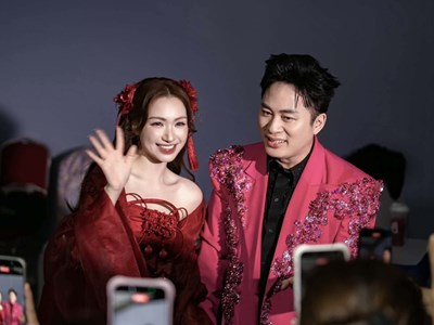 Tùng Dương mời 100 vũ công cùng Hòa Minzy hát “Bắc Bling’’ trong live concert lớn nhất sự nghiệp