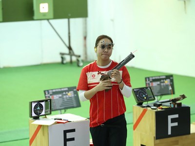 Xạ thủ Trịnh Thu Vinh phá kỷ lục SEA Games