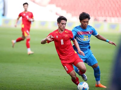Việt Nam đối đầu Thái Lan