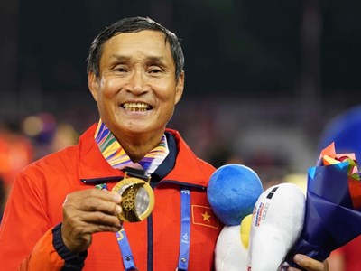 Hành trình tận hiến của HLV Mai Đức Chung với bóng đá nữ Việt Nam