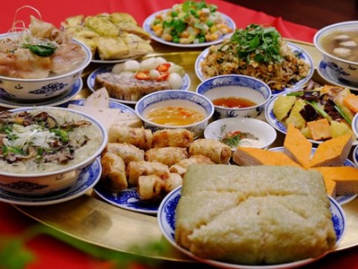 Bữa ăn ngày Tết và những rủi ro an toàn thực phẩm