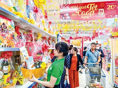 Sắm Tết sớm, nên hay không?