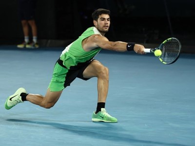 Carlos Alcaraz lần đầu vào bán kết Australian Open