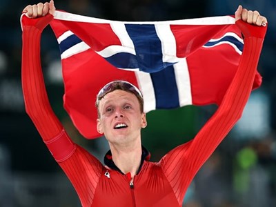 VĐV người Na Uy thiết lập kỉ lục mới ở nội dung trượt băng tốc độ 5.000m nam