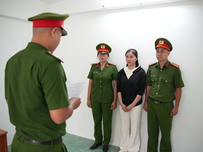 Khởi tố chủ cơ sở khám chữa bệnh giả danh bác sĩ điều trị các bệnh về tóc