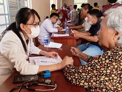 Đề xuất từ năm 2026 khám sức khỏe định kì miễn phí cho người nghèo, mắc bệnh mạn tính