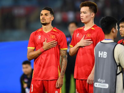 Rất tự hào vì trận đầu khoác áo ĐT Việt Nam thắng 3-0