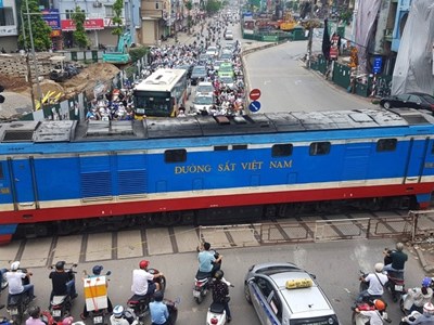 Đề xuất hơn 8.300 tỉ đồng xóa bỏ 18 “điểm đen” giao cắt đường sắt với đường bộ