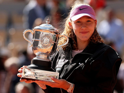 Mirra Andreeva lên ngôi vô địch Roland Garros 2026 ở tuổi 19