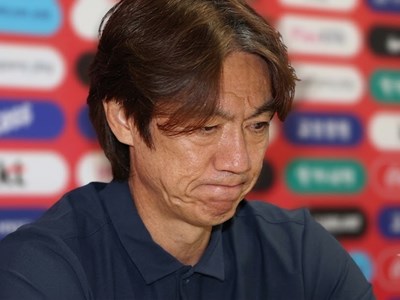 HLV Hong Myung-bo từ chức sau thất bại của tuyển Hàn Quốc tại World Cup 2026