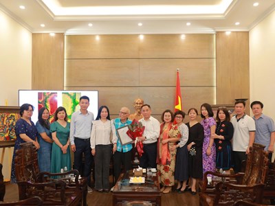 Bảo tàng Mỹ thuật Việt Nam tiếp nhận các tác phẩm hiến tặng 