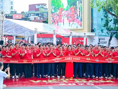 Người dân cả nước đi bộ “Cùng Việt Nam tiến bước” 