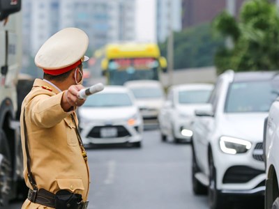 Hà Nội phân luồng từ xa, hạn chế xe tải lớn qua 2 nút giao cửa ngõ trong ngày cuối kì nghỉ lễ 